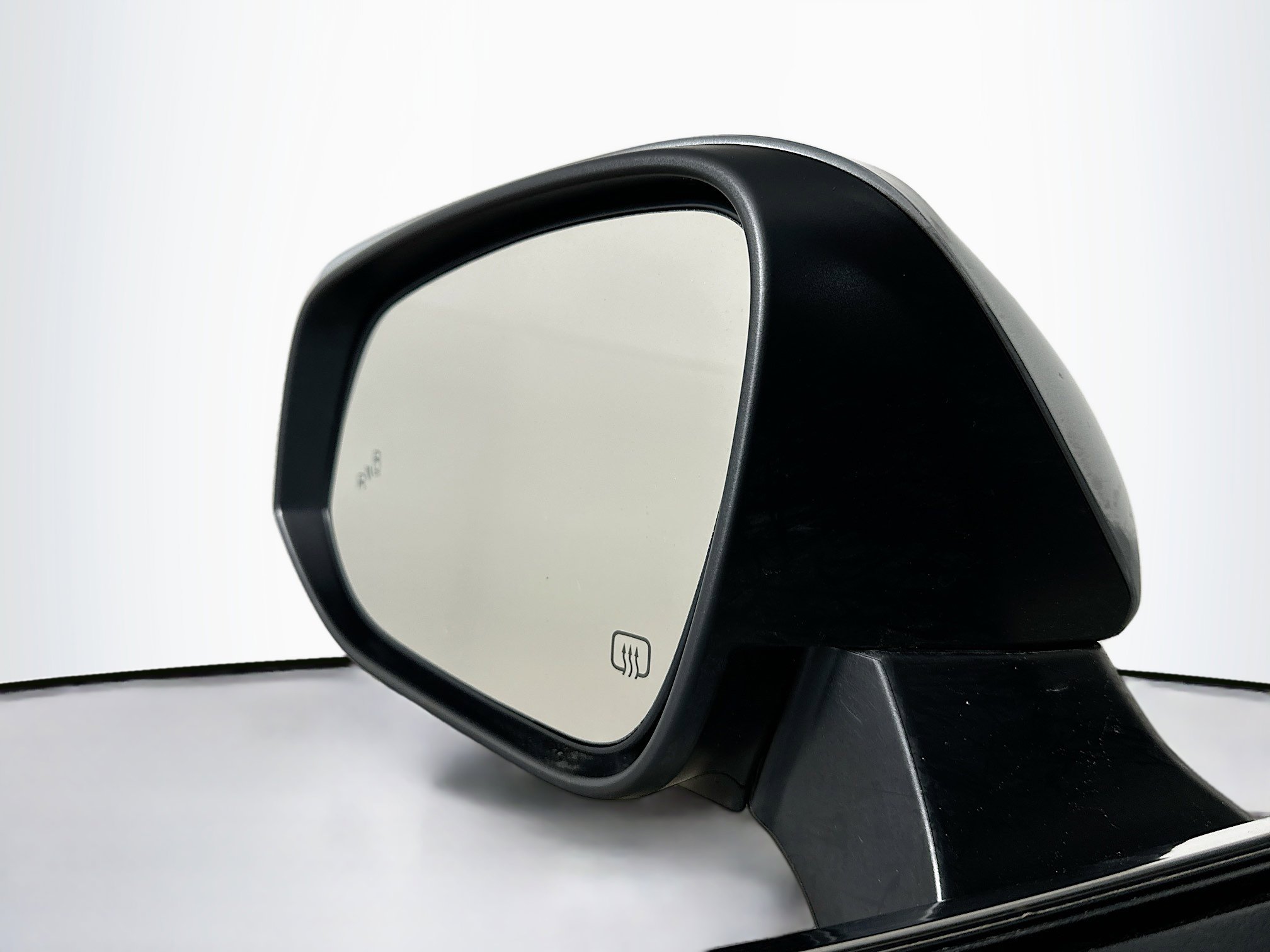 Used 2025 Toyota Highlander LE FWD image 16