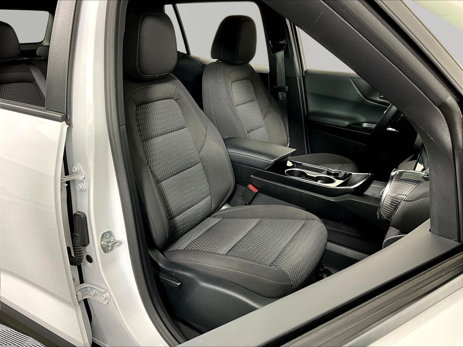 Used 2026 Chevrolet Equinox LT AWD/4WD image 28