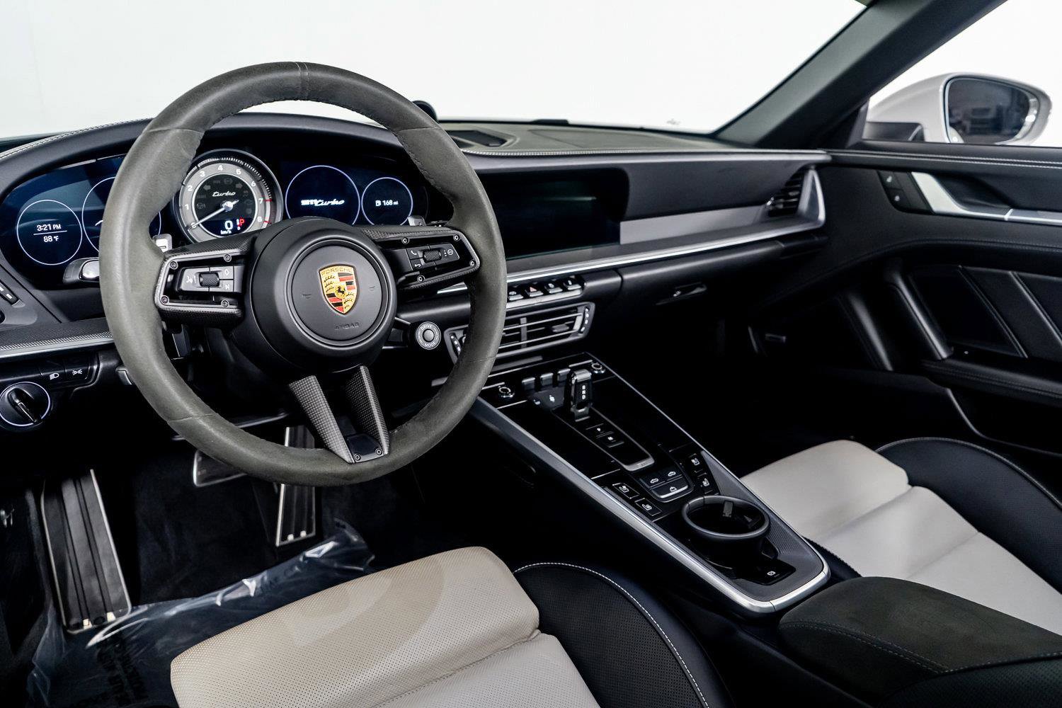 Used 2022 Porsche 911 Turbo AWD/4WD image 2