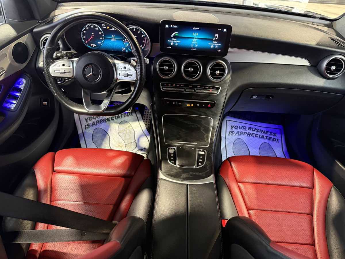Used 2022 Mercedes-Benz GLC 300 4MATIC w/ AMG Line image 44