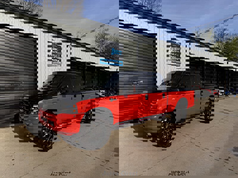 Used 2004 Ford F250 Harley-Davidson image 1