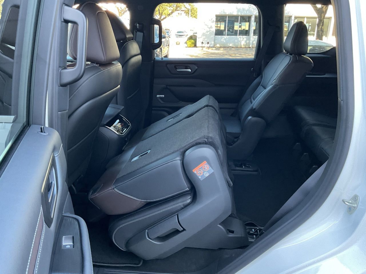 New 2026 Nissan Armada SL image 15