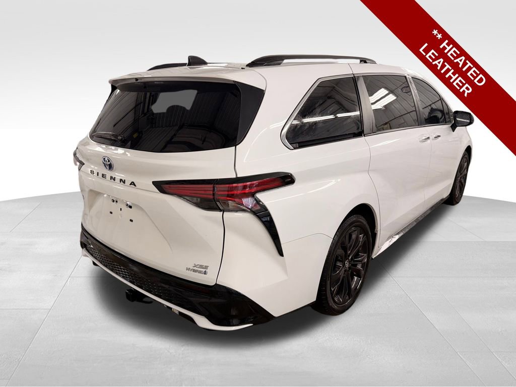 Used 2023 Toyota Sienna XSE image 5
