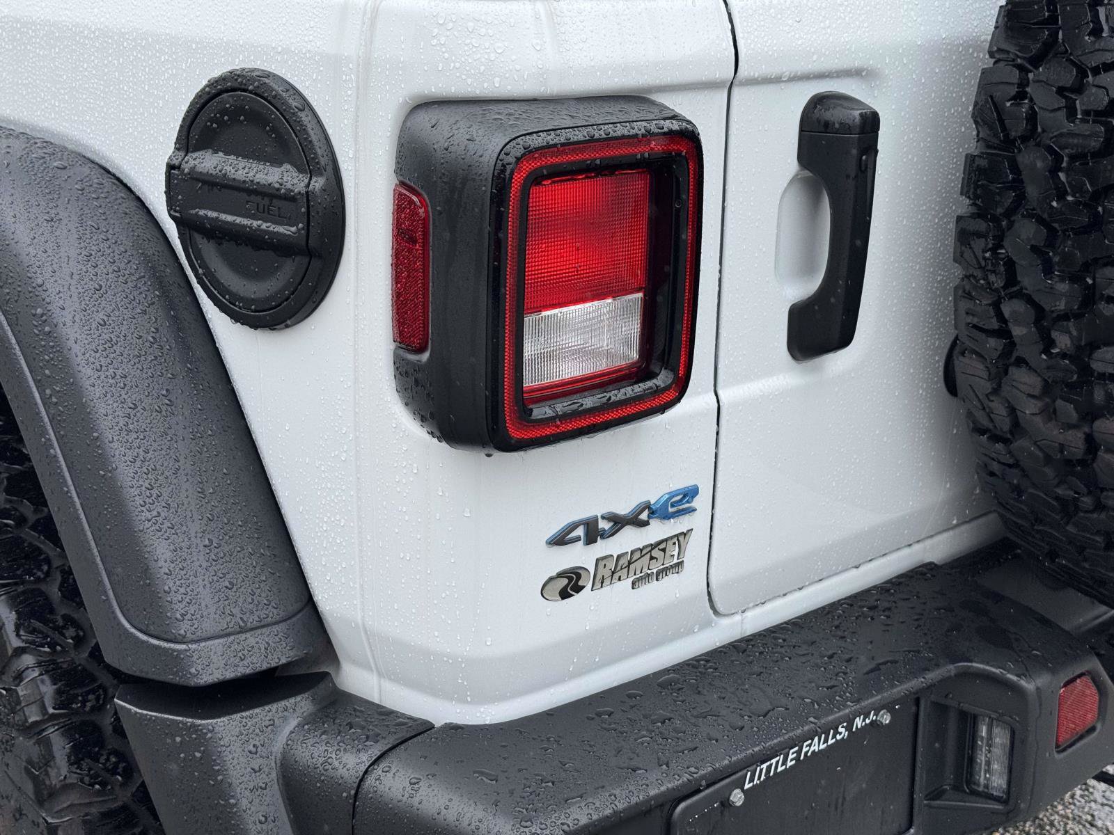 Certified 2024 Jeep Wrangler Unlimited AWD/4WD image 8