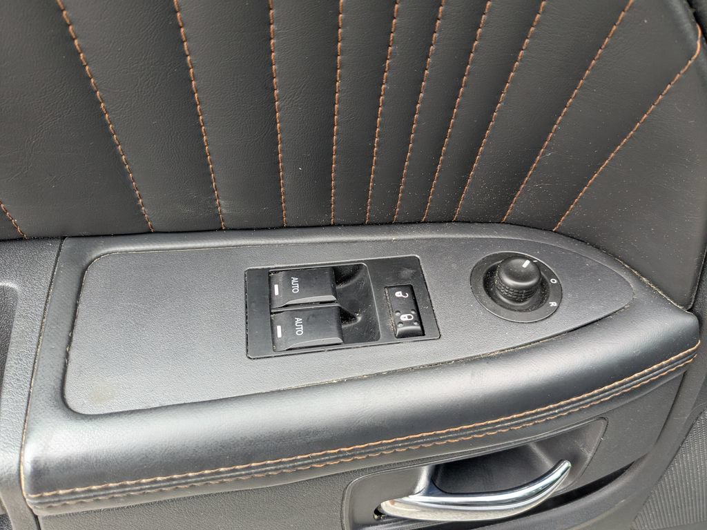 Used 2014 Dodge Challenger R/T RWD image 15