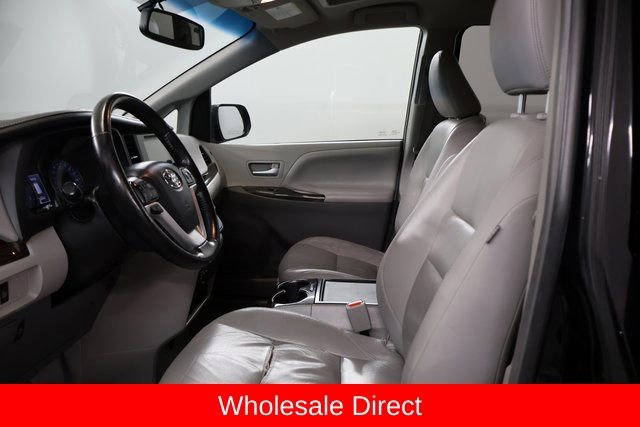 Used 2016 Toyota Sienna XLE image 11