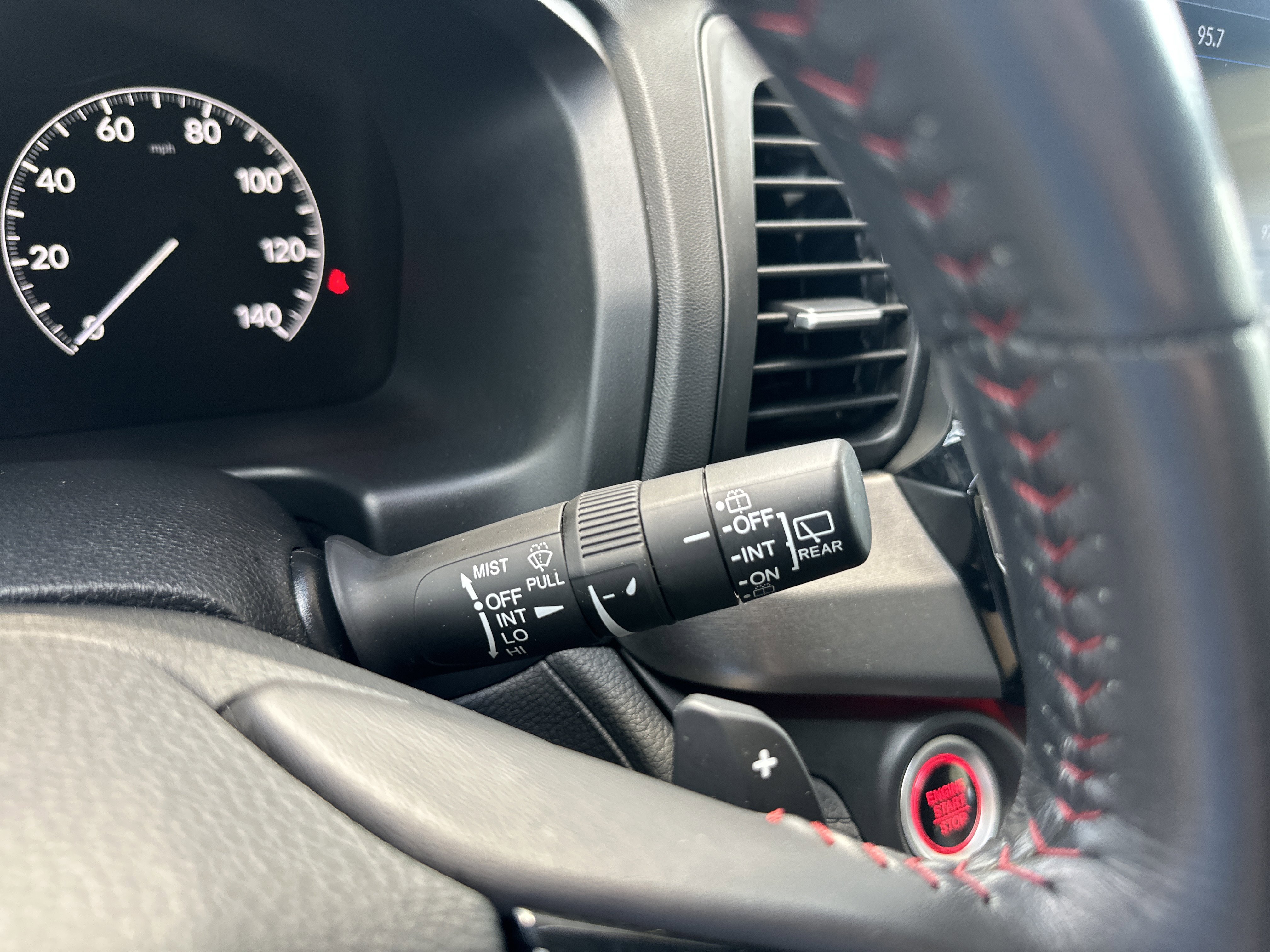 Used 2025 Honda Odyssey Sport-L image 32