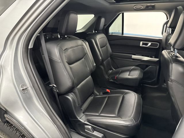Used 2023 Ford Explorer XLT image 32