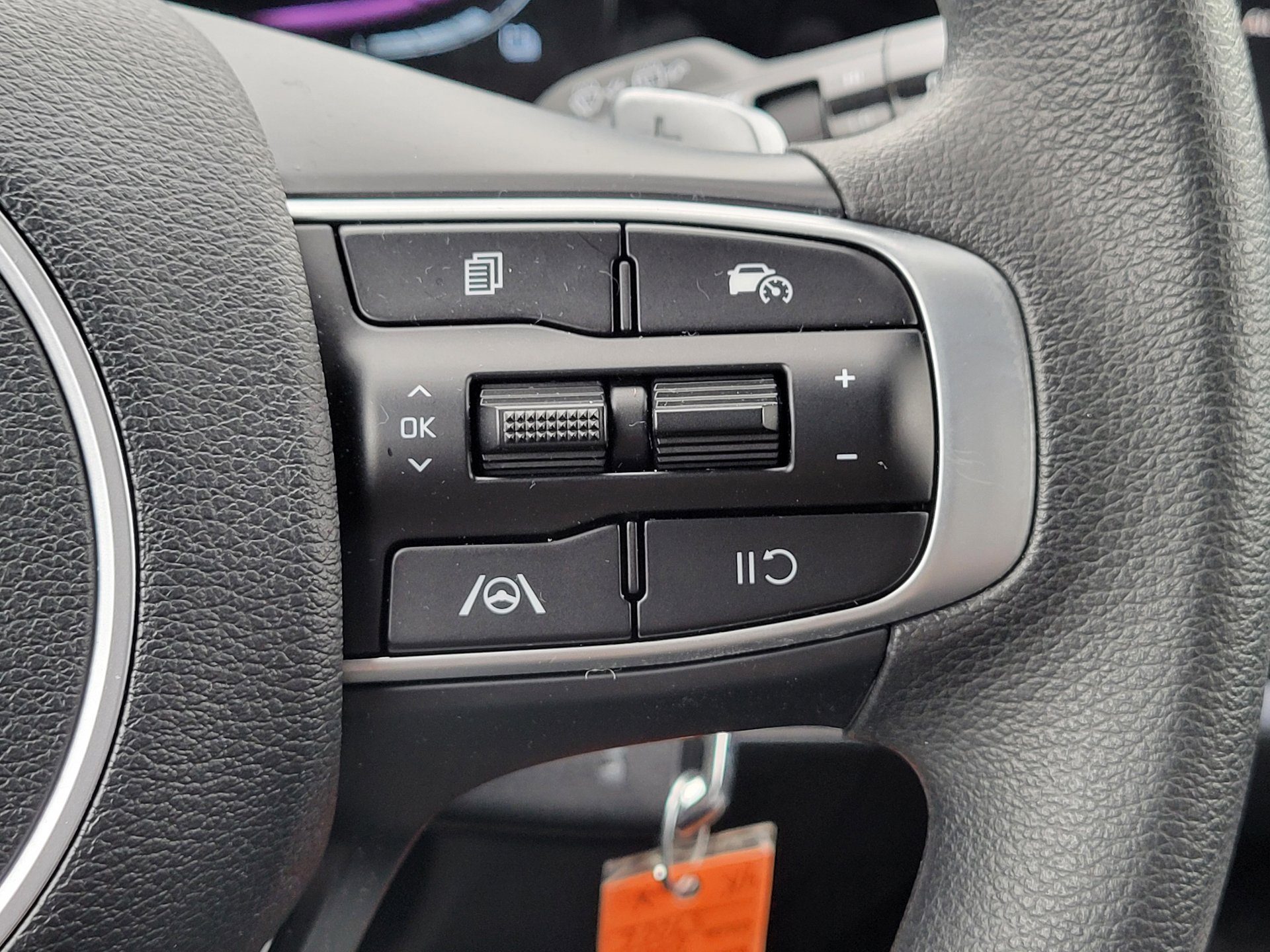 Used 2025 Kia Sportage LX image 23