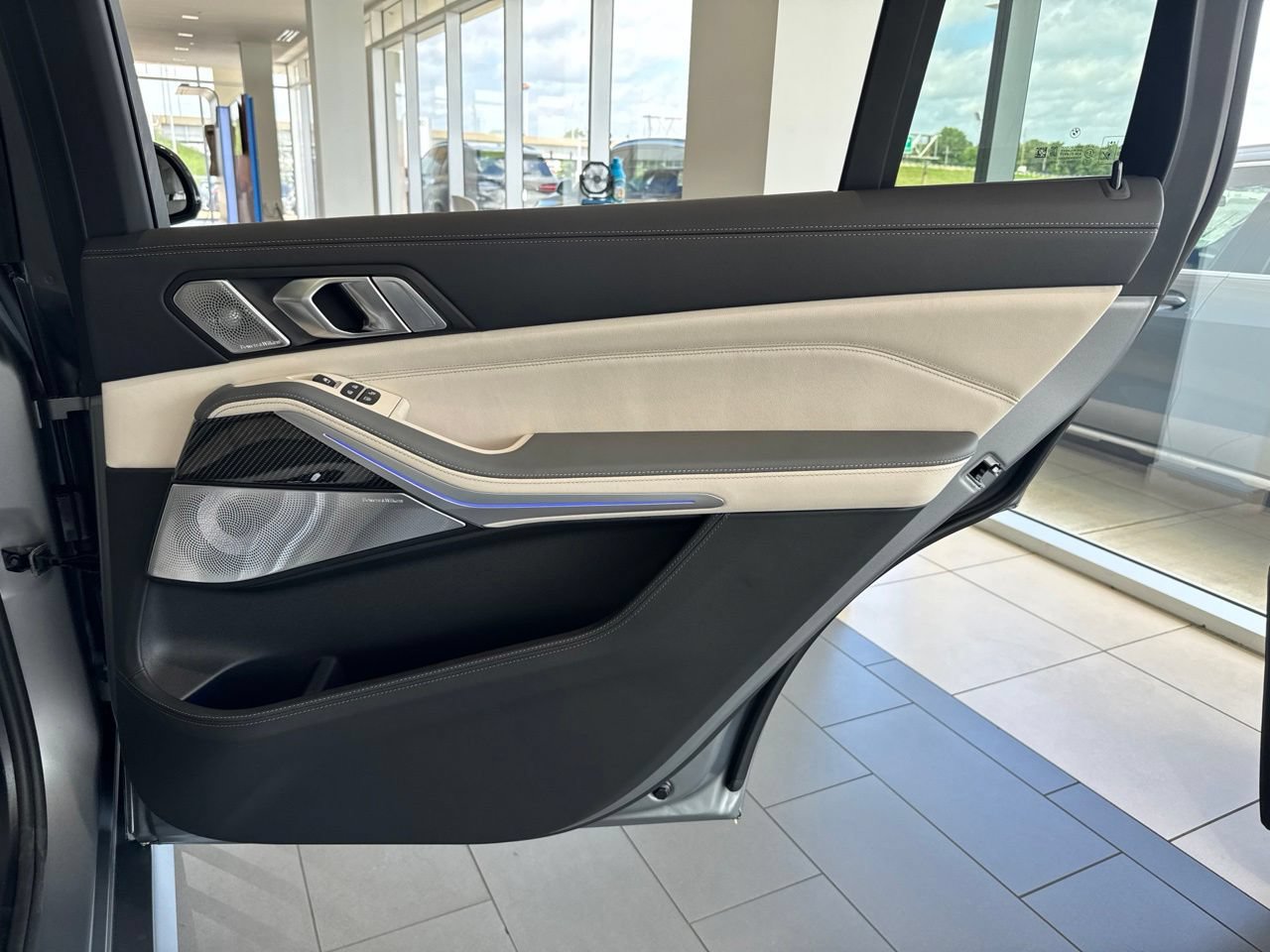 New 2027 BMW X7 M60i AWD/4WD image 57
