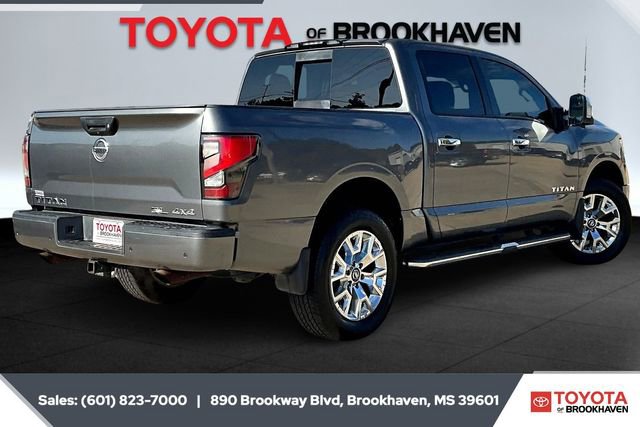 Used 2021 Nissan Titan SL w/ Moonroof Package image 11