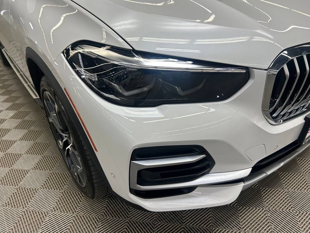 Used 2022 BMW X5 xDrive40i w/ Premium Package AWD/4WD image 3
