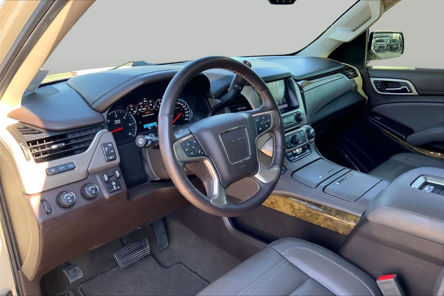 Used 2017 GMC Yukon Denali w/ Open Road Package AWD/4WD image 16