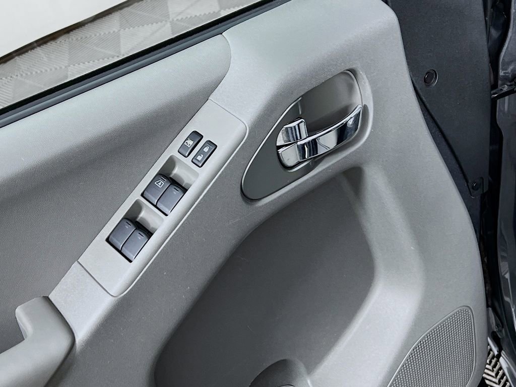 Used 2021 Nissan Frontier SV image 16