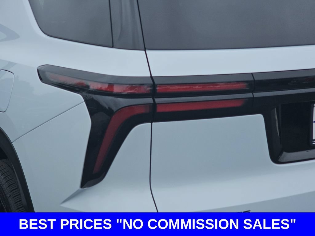 New 2026 Chevrolet Traverse LT w/ Midnight/Sport Edition FWD image 43