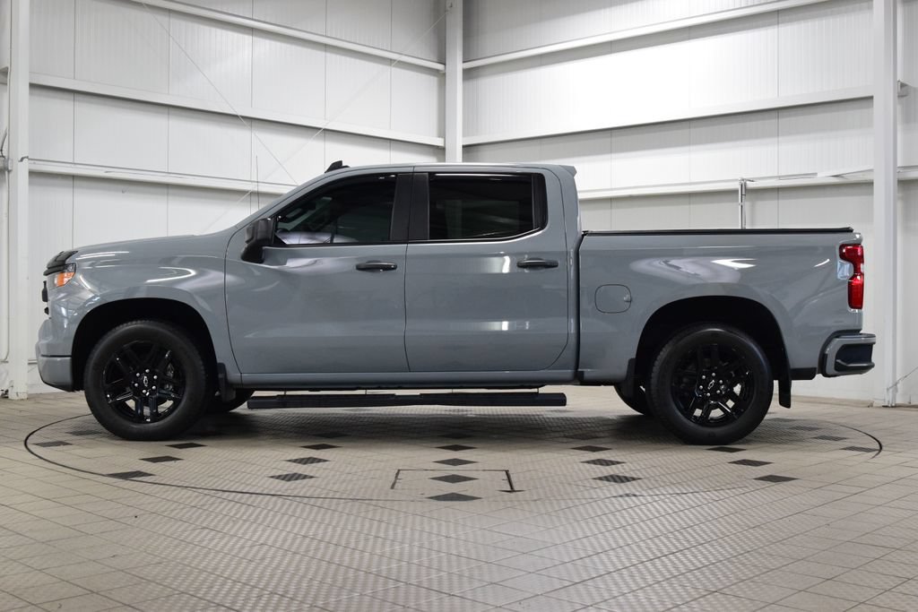 Used 2024 Chevrolet Silverado 1500 Custom w/ LPO, Dark Essentials Package AWD/4WD image 4