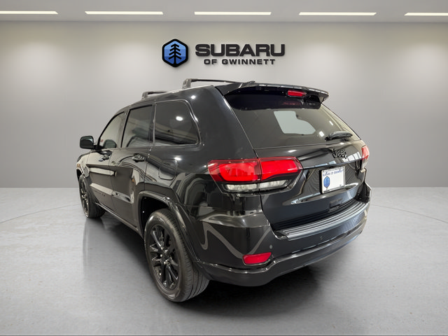 Used 2022 Jeep Grand Cherokee Laredo X RWD image 3