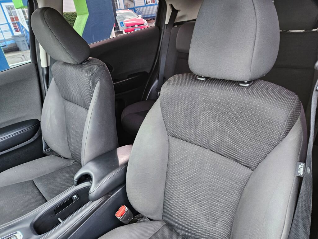 Used 2019 Honda HR-V LX image 11