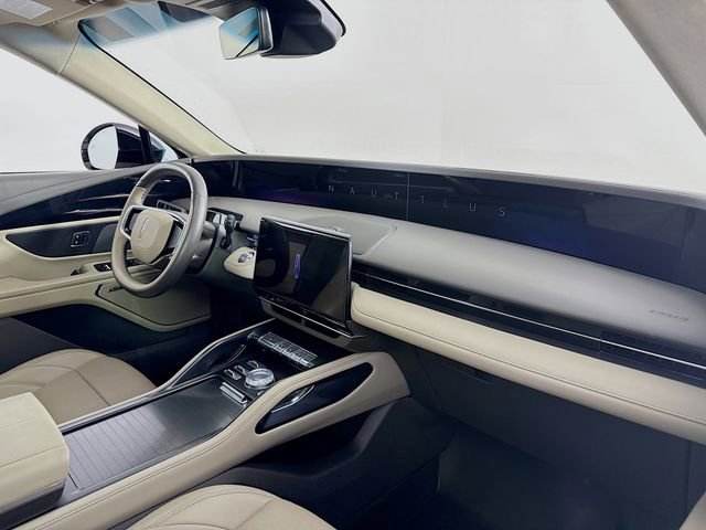 Used 2024 Lincoln Nautilus Premier w/ Equipment Group 102A image 31