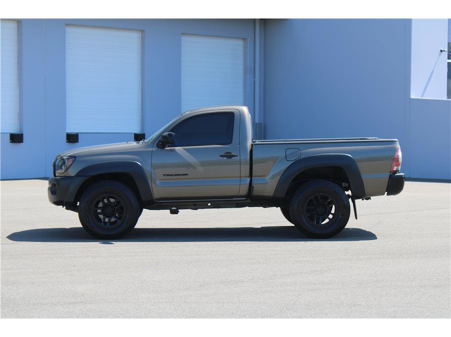 Used 2011 Toyota Tacoma 4x4 Regular Cab image 2