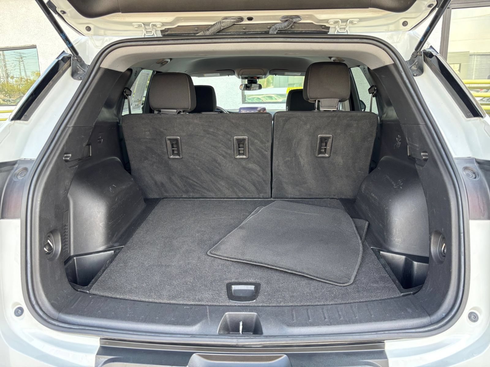 Used 2023 Chevrolet Blazer LT FWD image 32