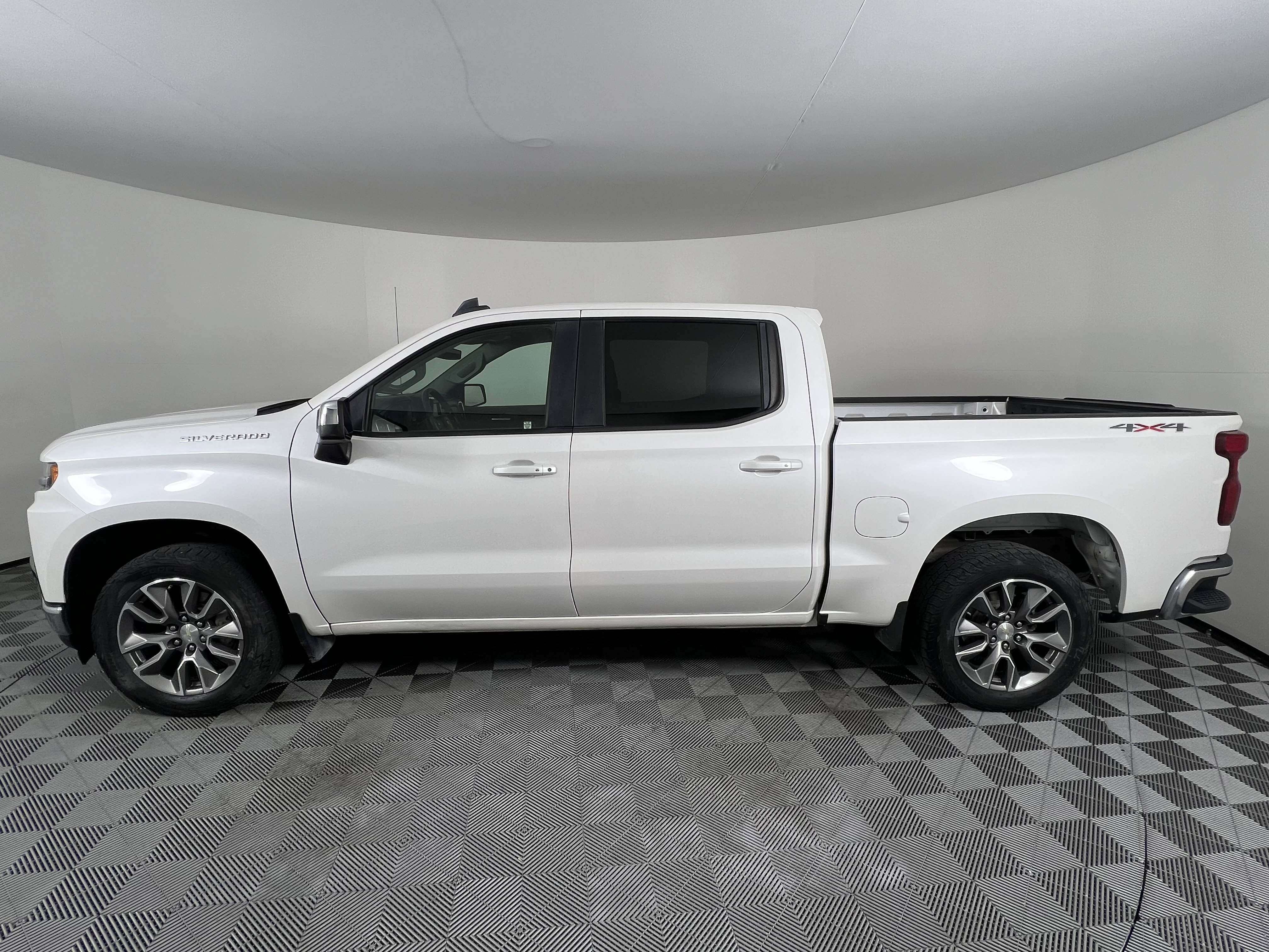 Used 2019 Chevrolet Silverado 1500 LT w/ All-Star Edition AWD/4WD image 9