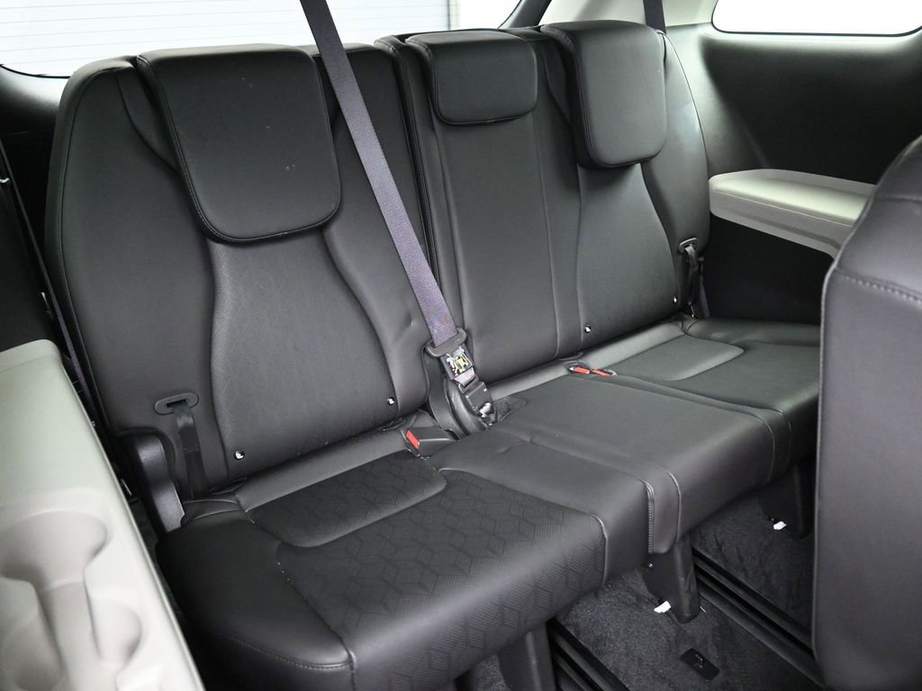 Used 2024 Kia Carnival LX FWD image 22