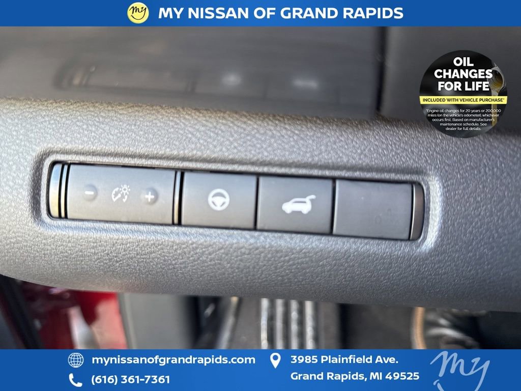 Used 2023 Nissan Pathfinder SL image 50