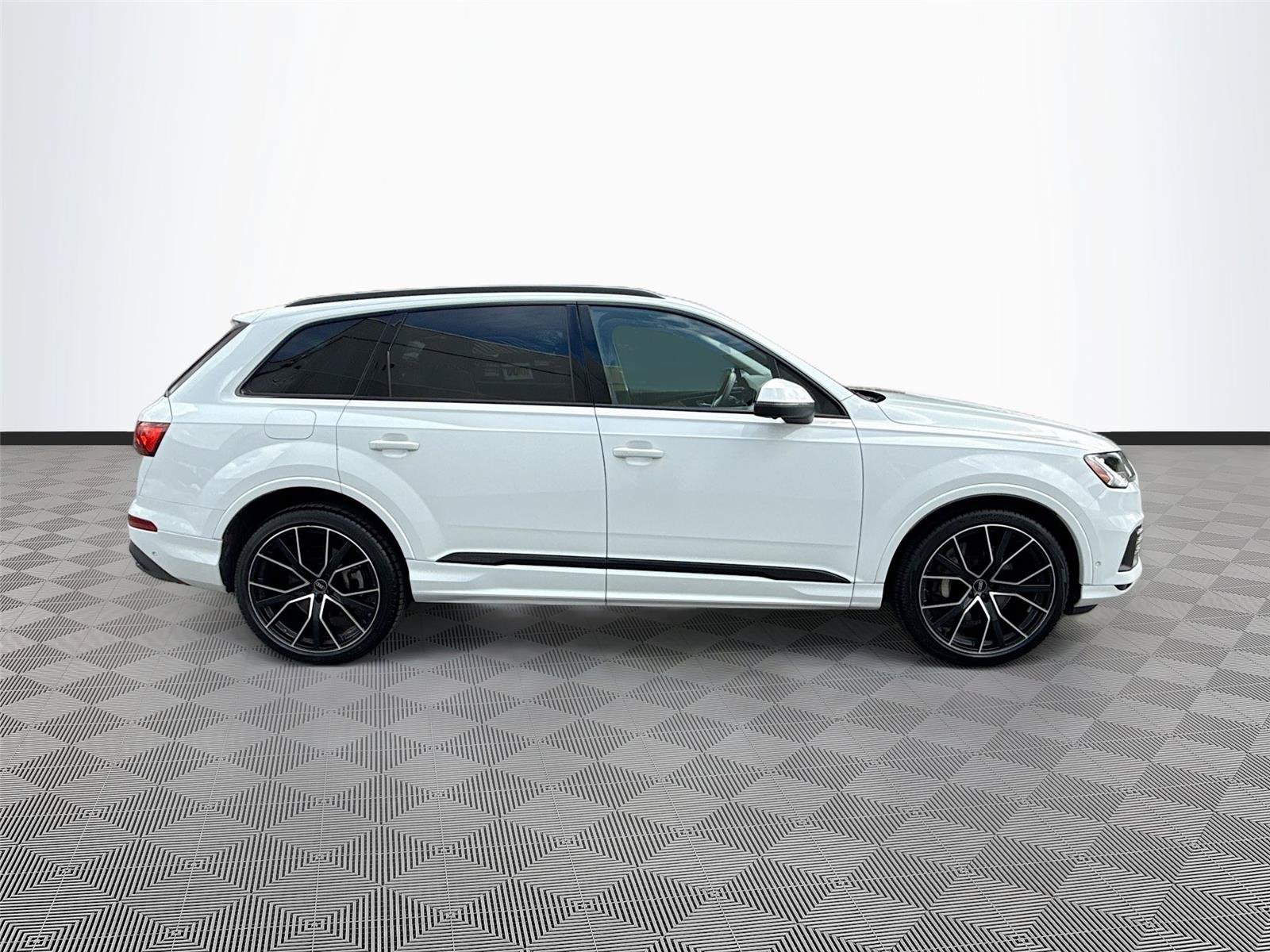 Used 2023 Audi Q7 3.0T Prestige w/ Prestige Package AWD/4WD image 8