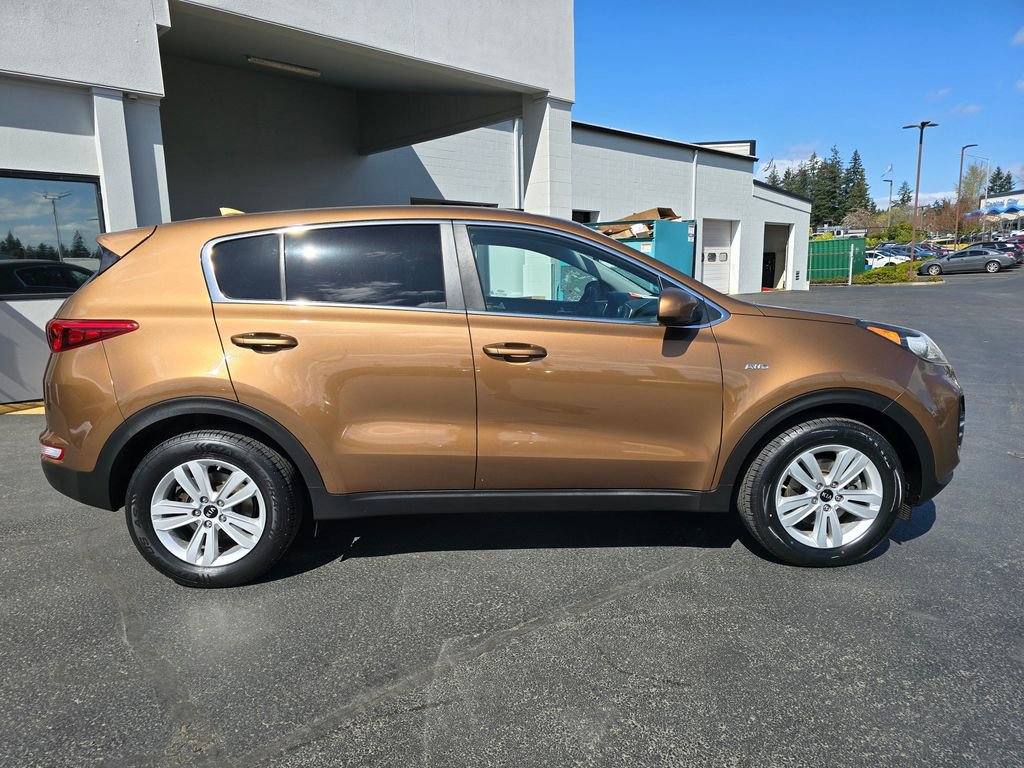Used 2017 Kia Sportage LX image 3