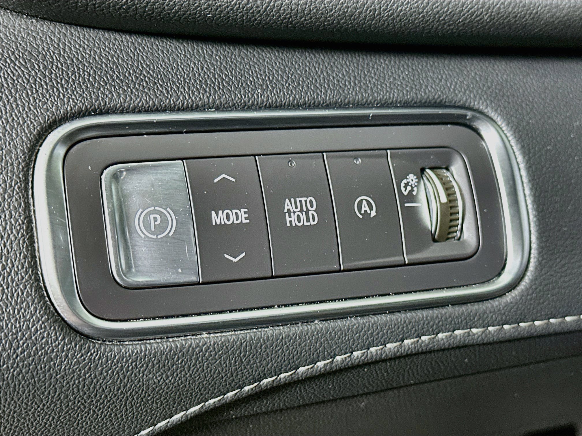Used 2025 Buick Enclave Preferred FWD image 17