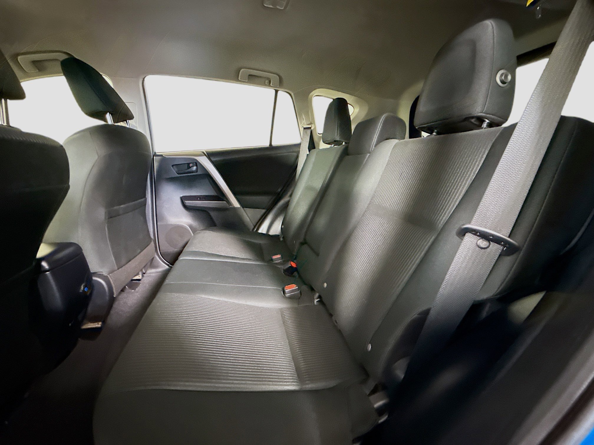 Used 2018 Toyota RAV4 LE image 24