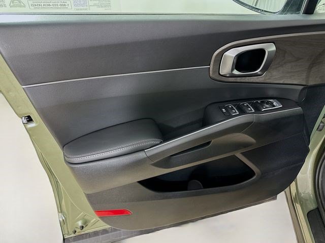 Used 2025 Kia Sorento X-Line EX AWD/4WD image 17