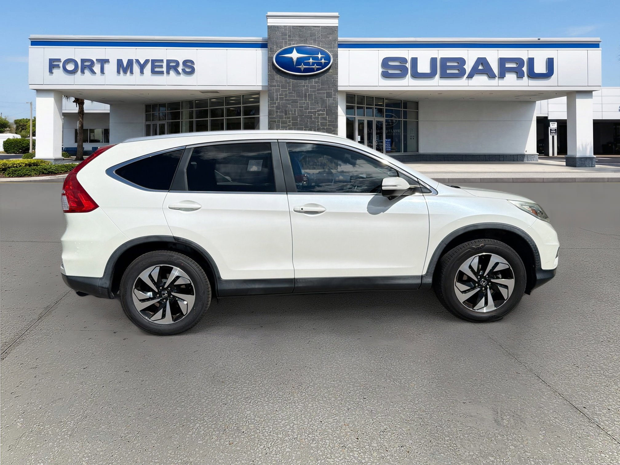 Used 2015 Honda CR-V Touring image 2