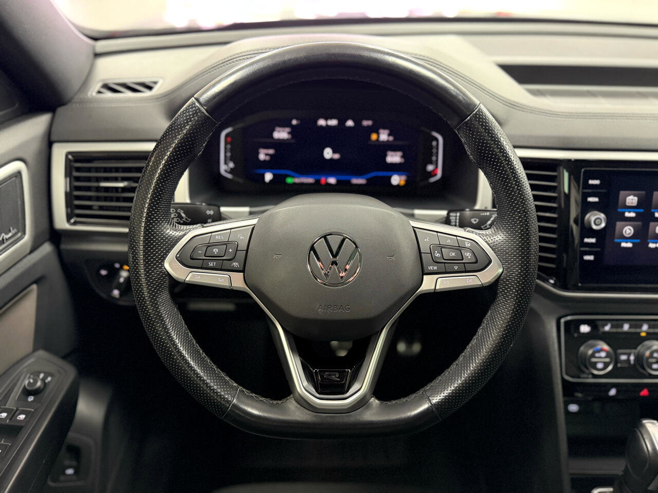 Used 2021 Volkswagen Atlas Cross Sport SEL Premium image 16