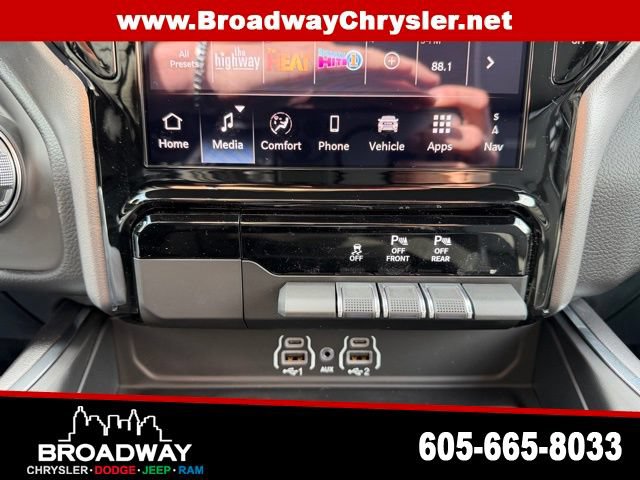New 2026 RAM 1500 Laramie AWD/4WD image 19