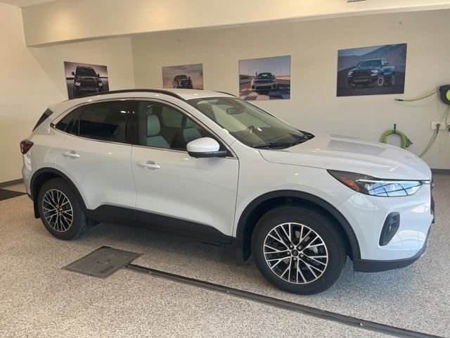 New 2025 Ford Escape SE w/ PHEV Premium Package