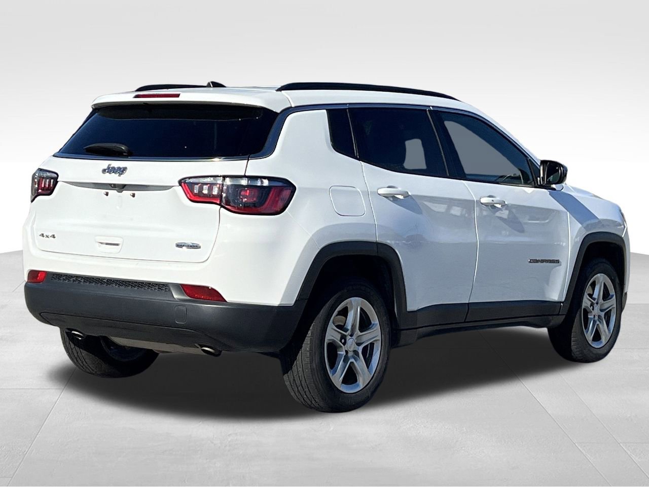 Used 2024 Jeep Compass Latitude image 27