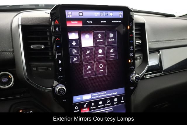 Used 2025 RAM 1500 Laramie AWD/4WD image 32