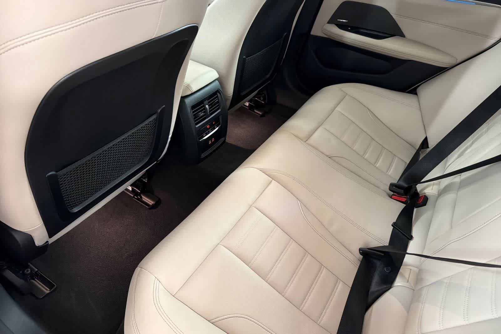 Used 2023 BMW i4 eDrive35 RWD image 4