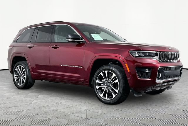 Used 2023 Jeep Grand Cherokee Overland AWD/4WD image 3