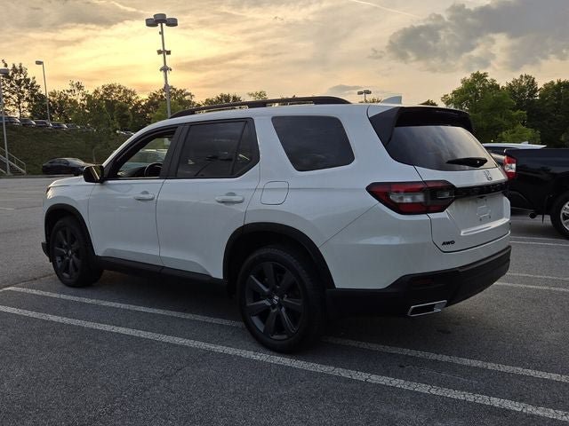 Used 2023 Honda Pilot Sport image 3