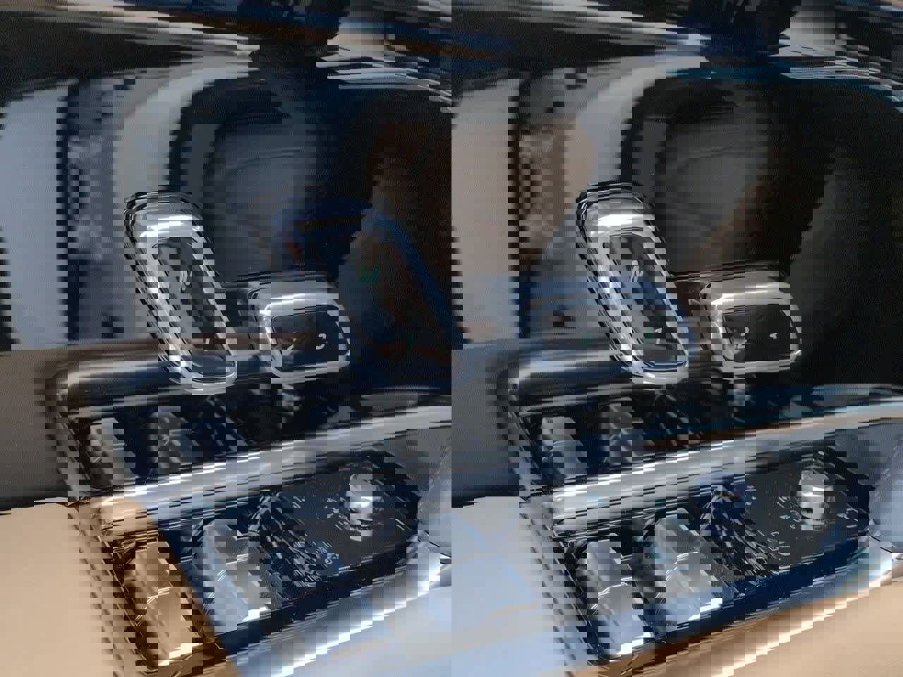 New 2026 Land Rover Range Rover Long Wheelbase SE image 14