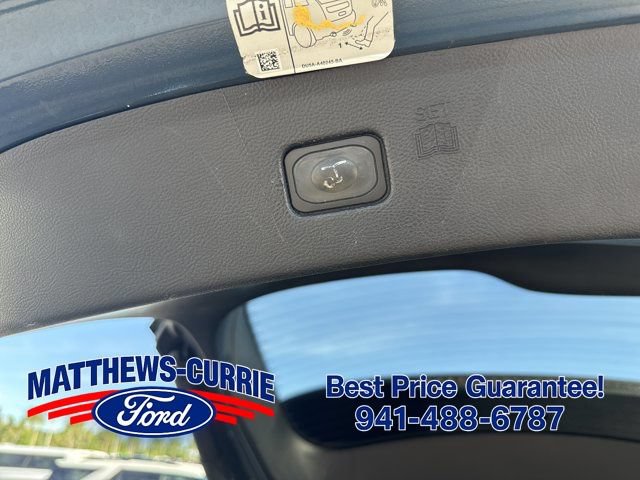 Used 2016 Ford Edge Titanium w/ Technology Package FWD image 14