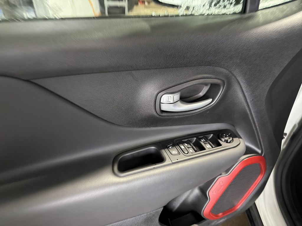 Used 2023 Jeep Renegade Trailhawk w/ Trailhawk Elite Group image 15