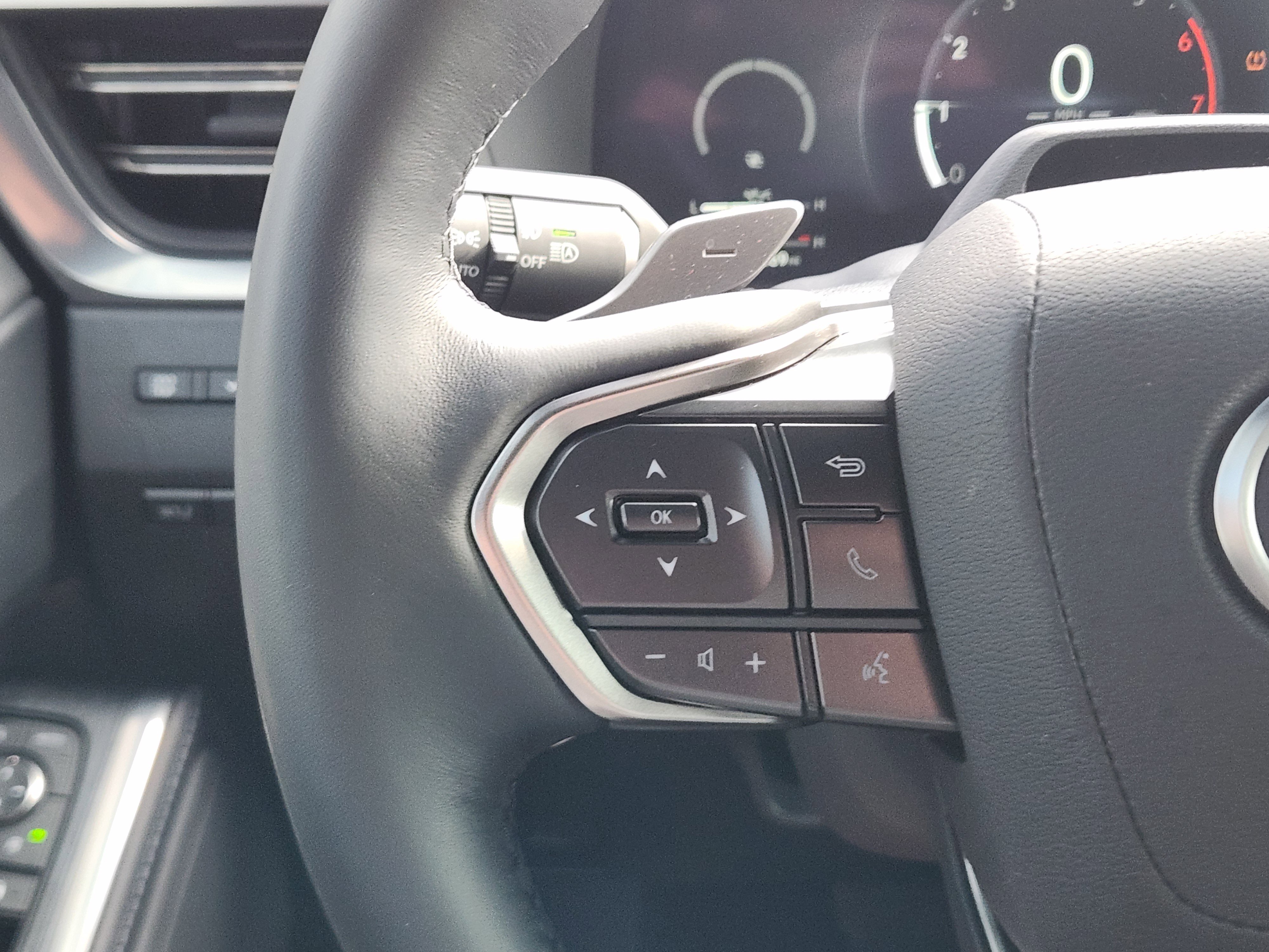 Used 2025 Lexus GX 550 image 36