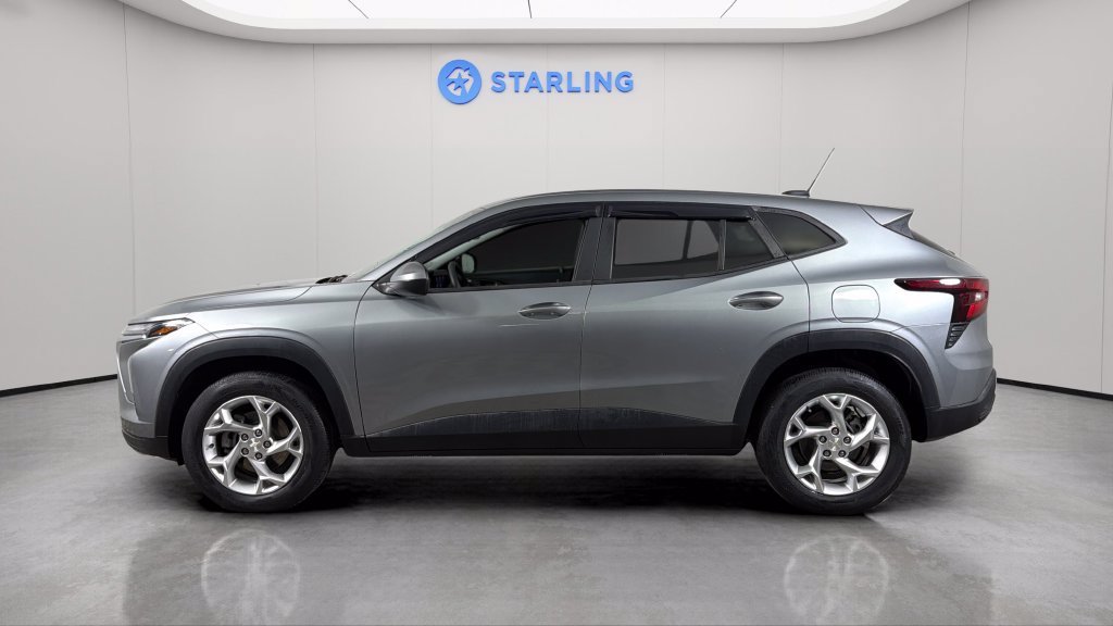 Certified 2024 Chevrolet Trax LS w/ LS Convenience Package FWD image 3