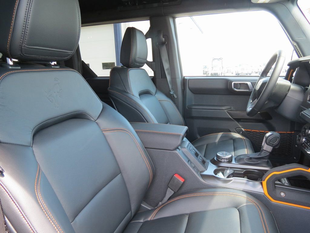 Used 2024 Ford Bronco Badlands image 35