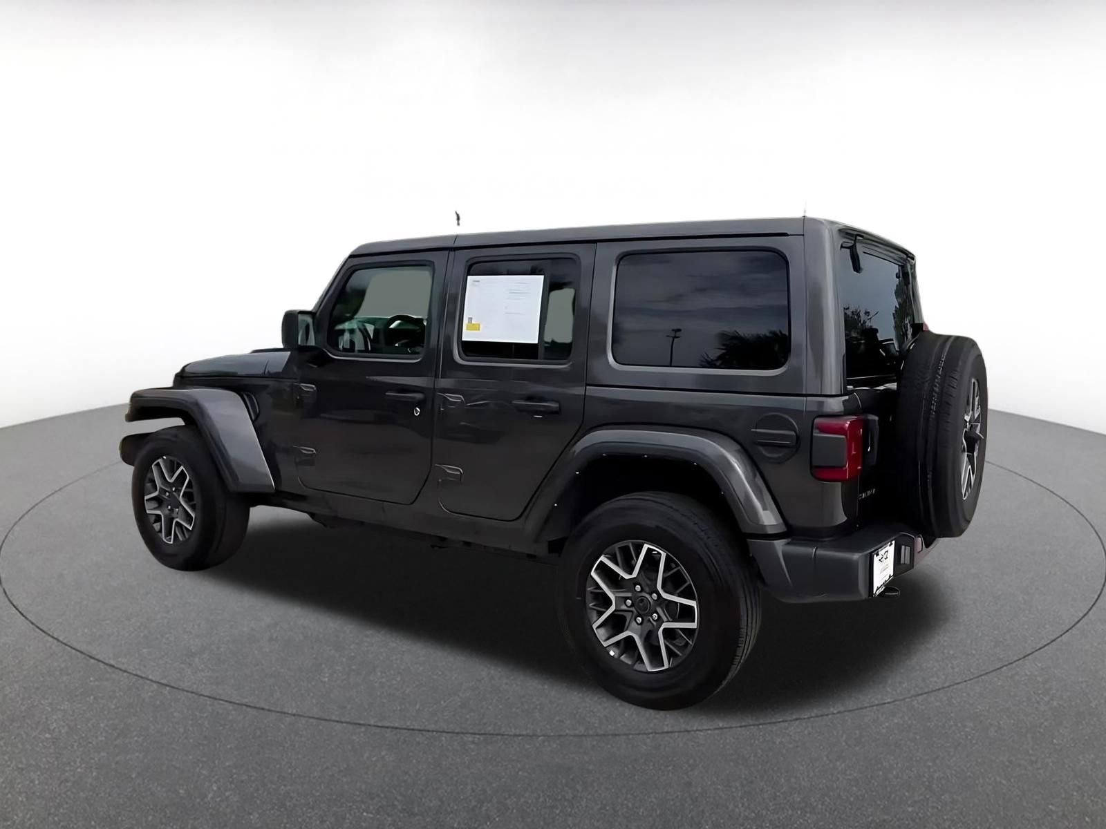 Used 2025 Jeep Wrangler Unlimited Sahara AWD/4WD image 10