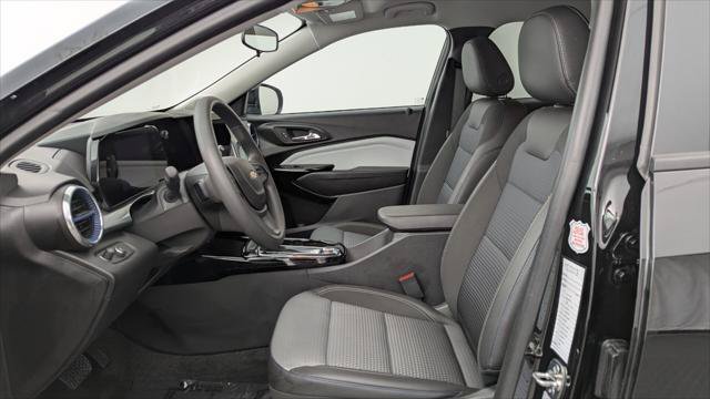 Used 2026 Chevrolet Trax LT FWD image 14